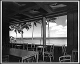 upstairs_bar_-_queens_surf